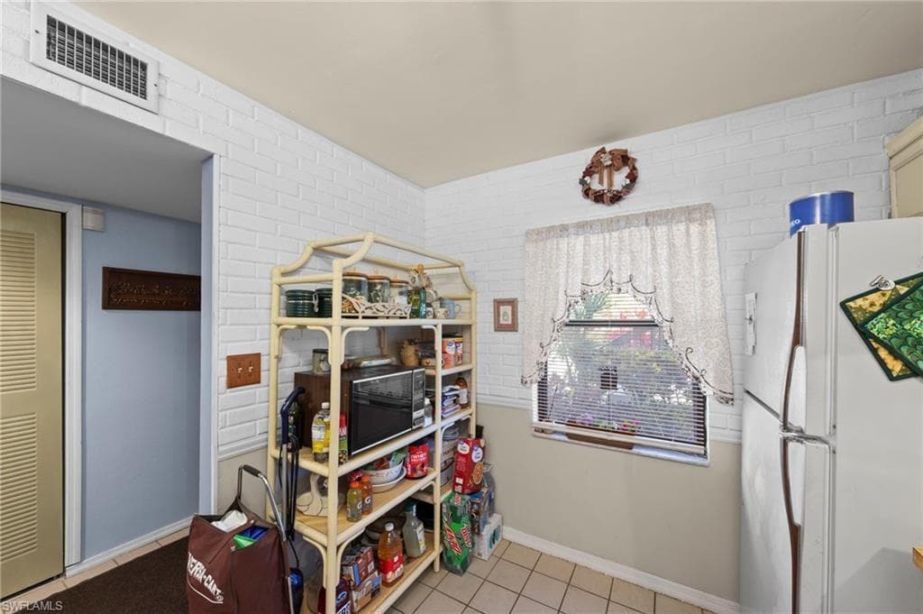 9305 Lake Park DR 102-12