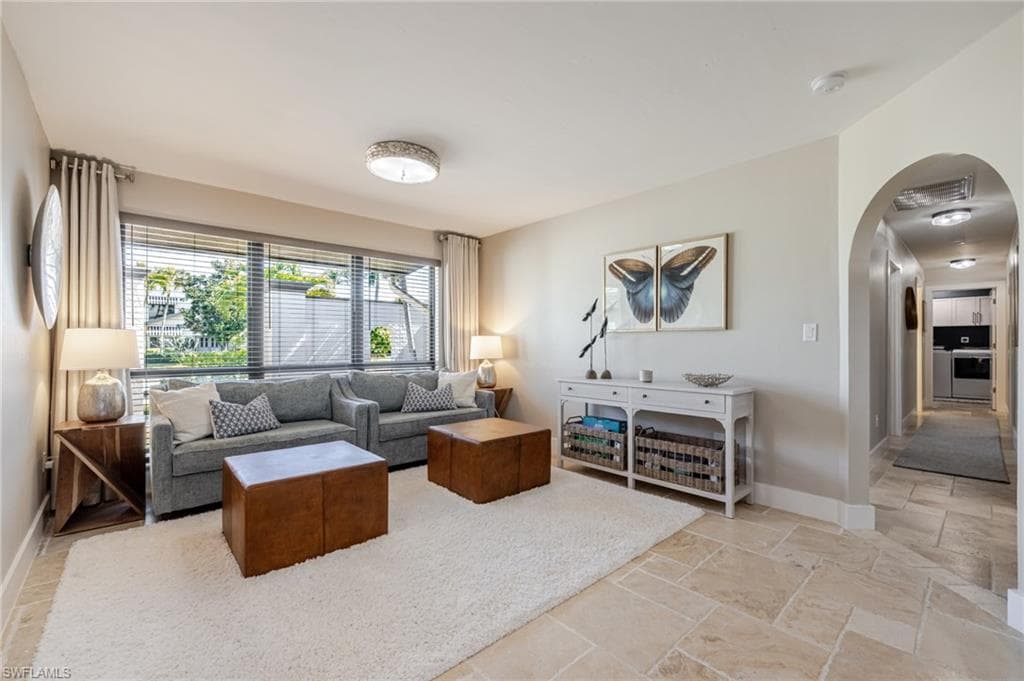 6777 Danah CT-4