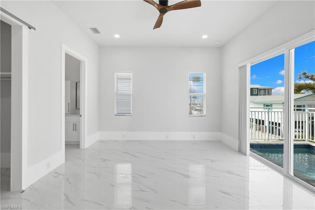 137 Hibiscus DR-9