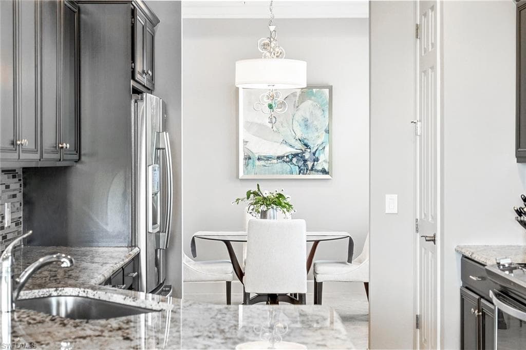 12045 Covent Garden CT 2103-12