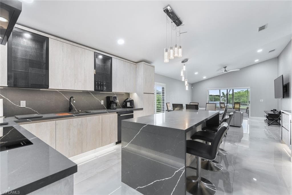 15613 Beachcomber AVE-12