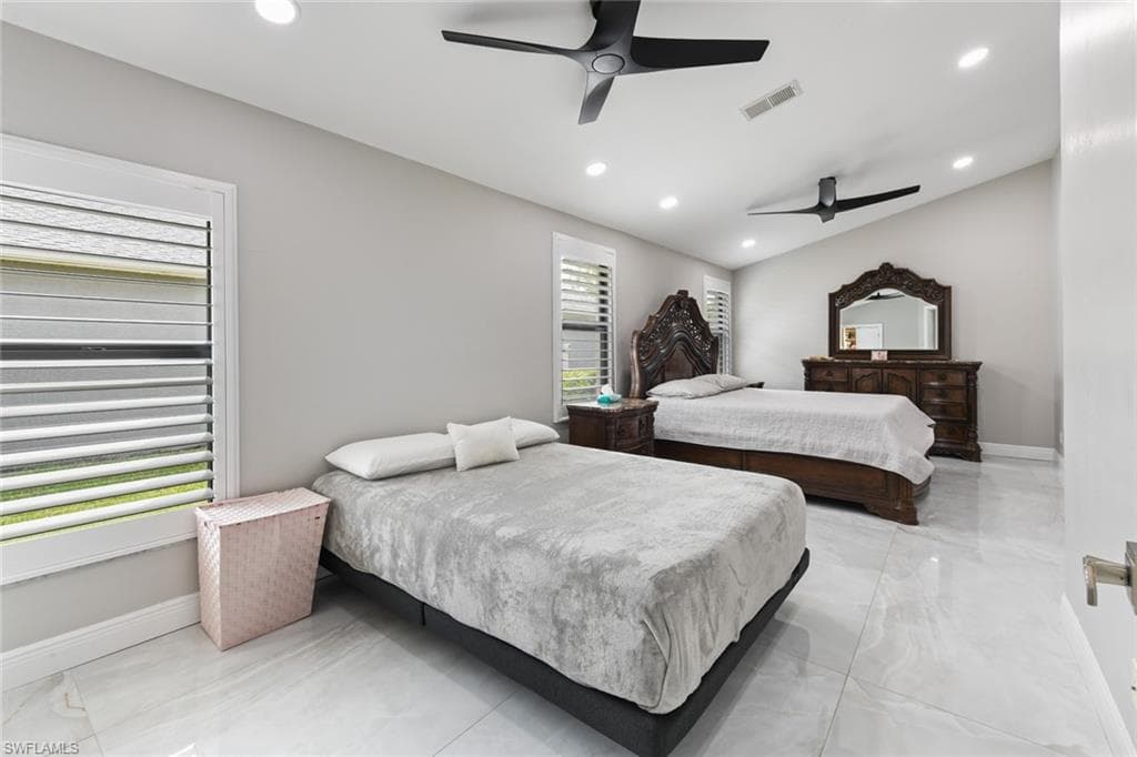 15613 Beachcomber AVE-32
