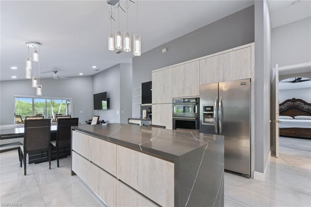 15613 Beachcomber AVE-15