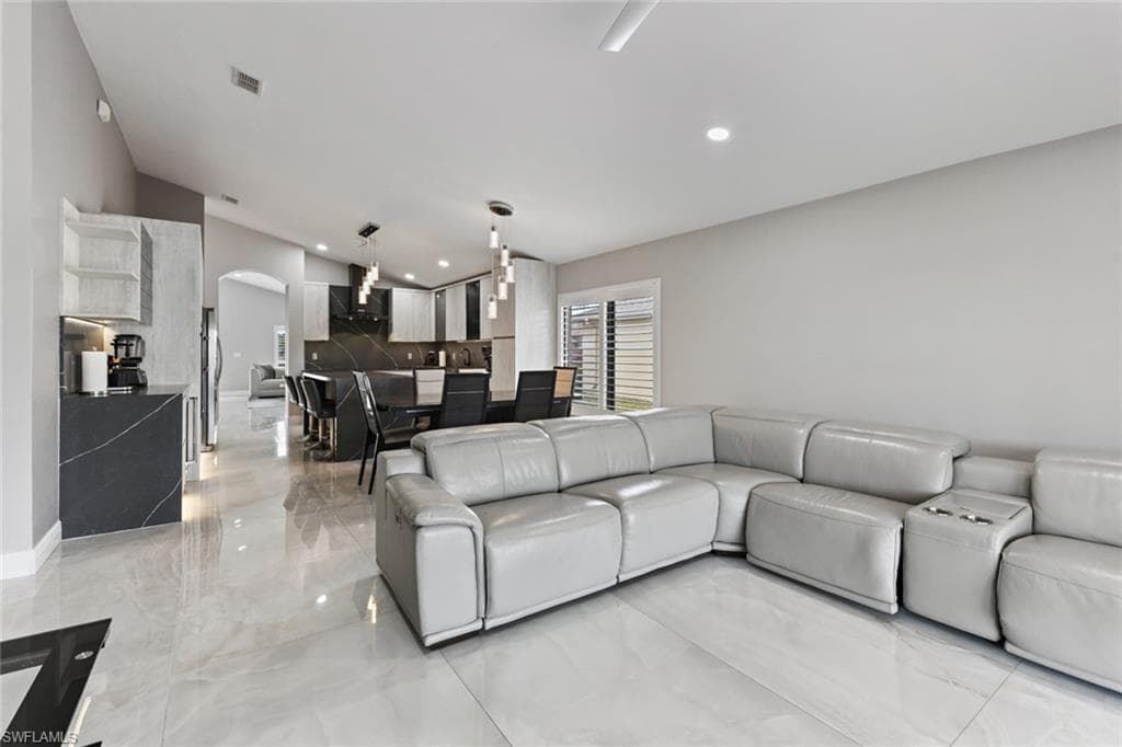 15613 Beachcomber AVE-25