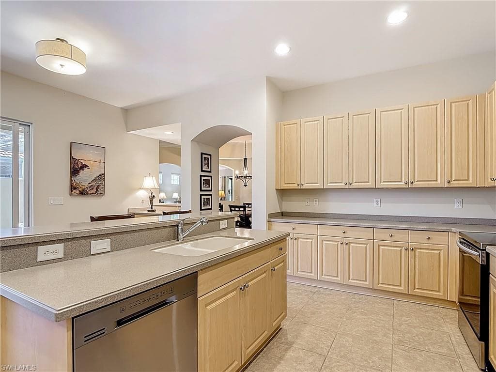 5710 Kensington LOOP-13