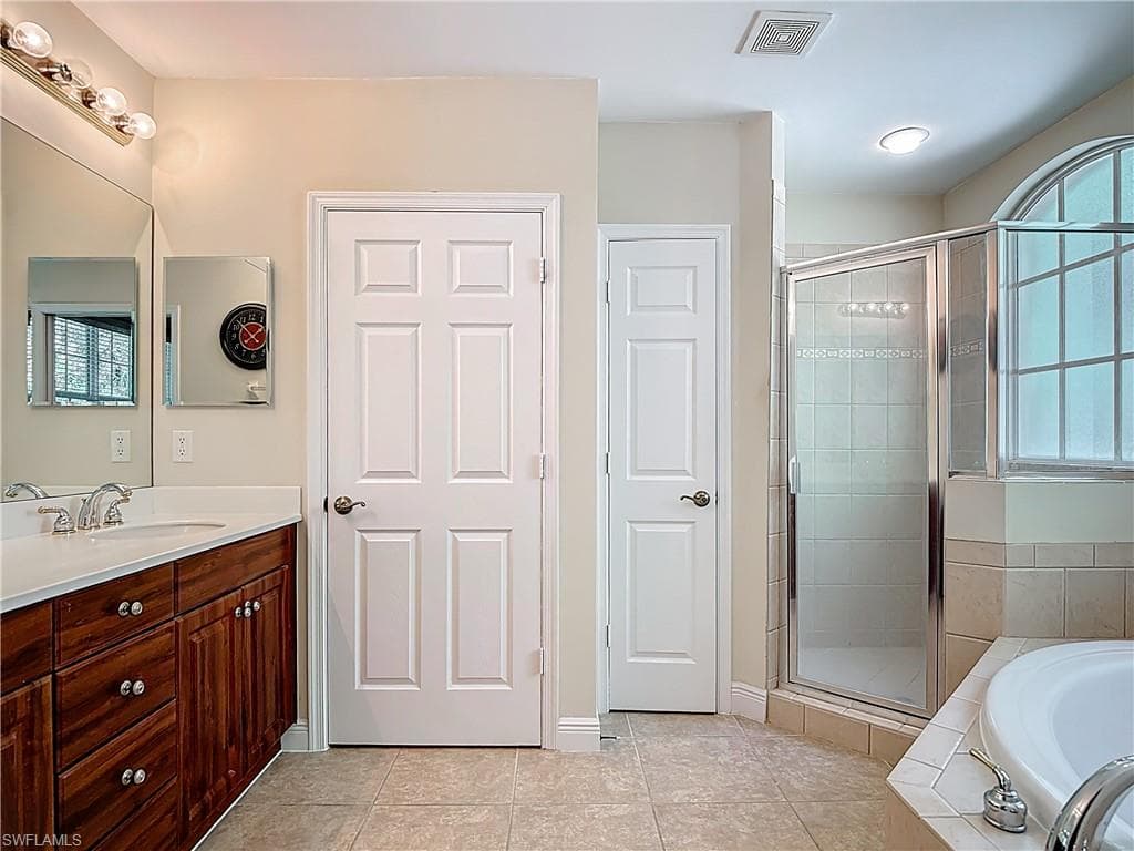 5710 Kensington LOOP-24