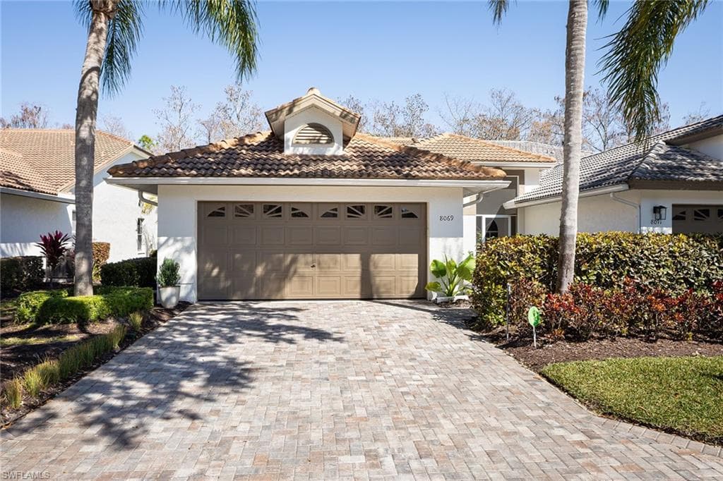 8069 San Vista CIR-16