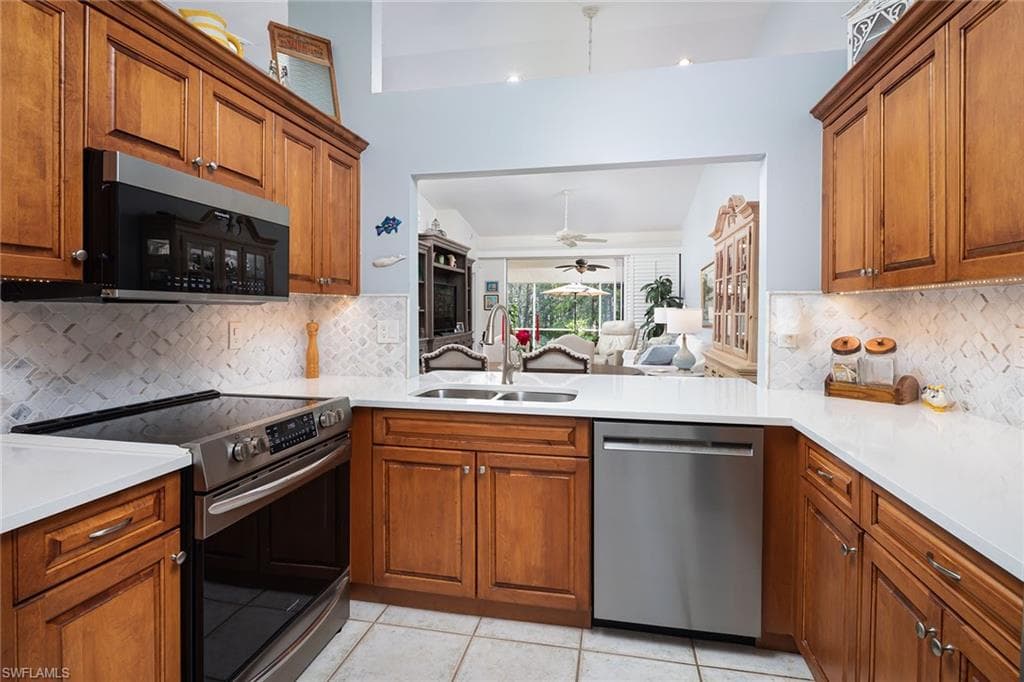8069 San Vista CIR-7
