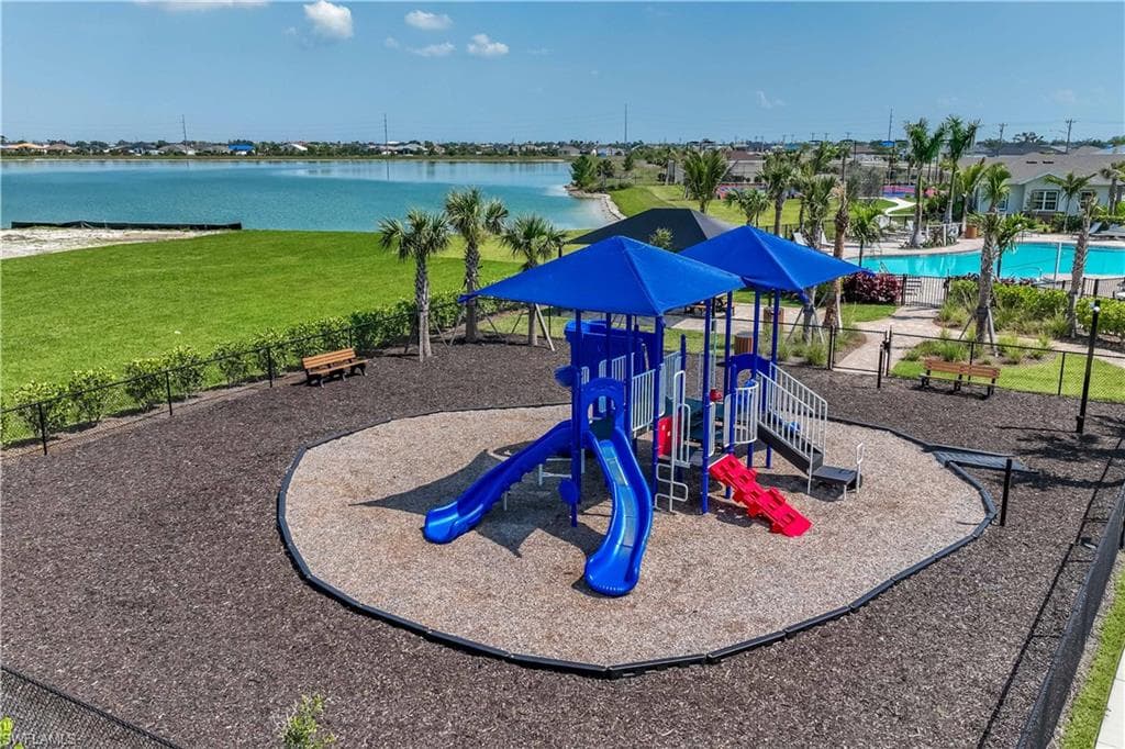 555 Spring Hill Lake LOOP-18