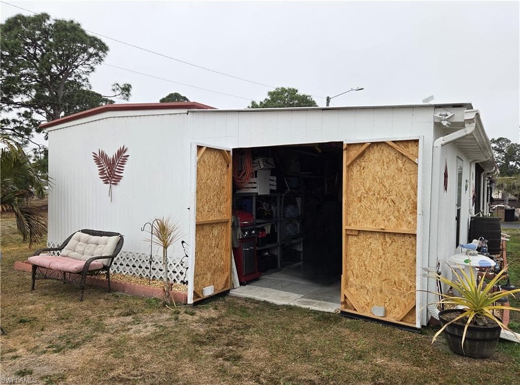 881 Homestead DR-33