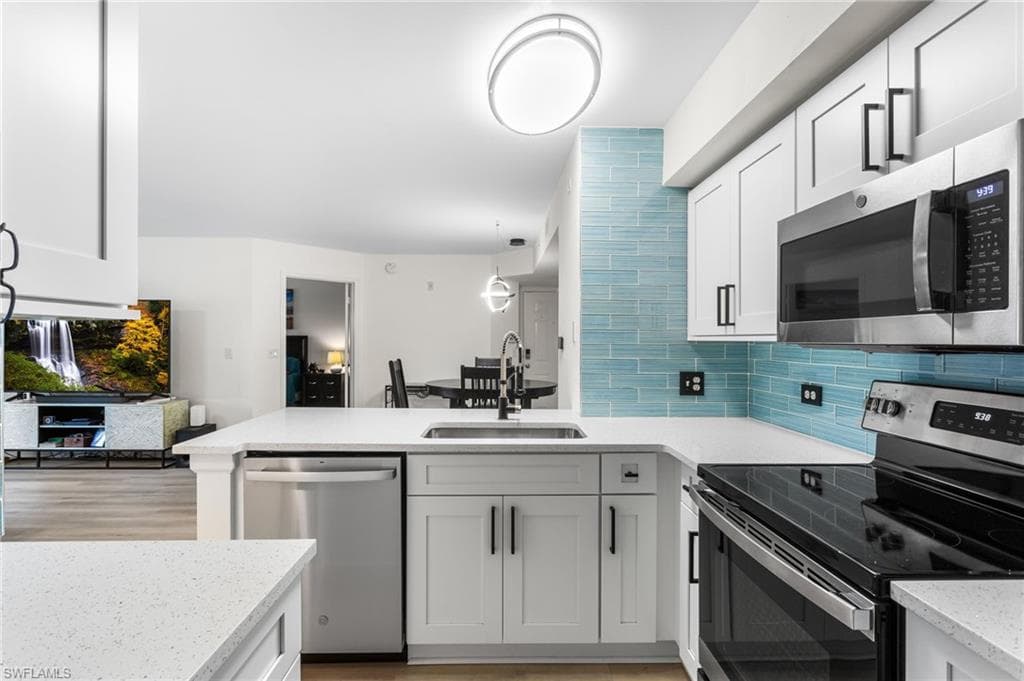 8940 Colonnades CT E 713-6