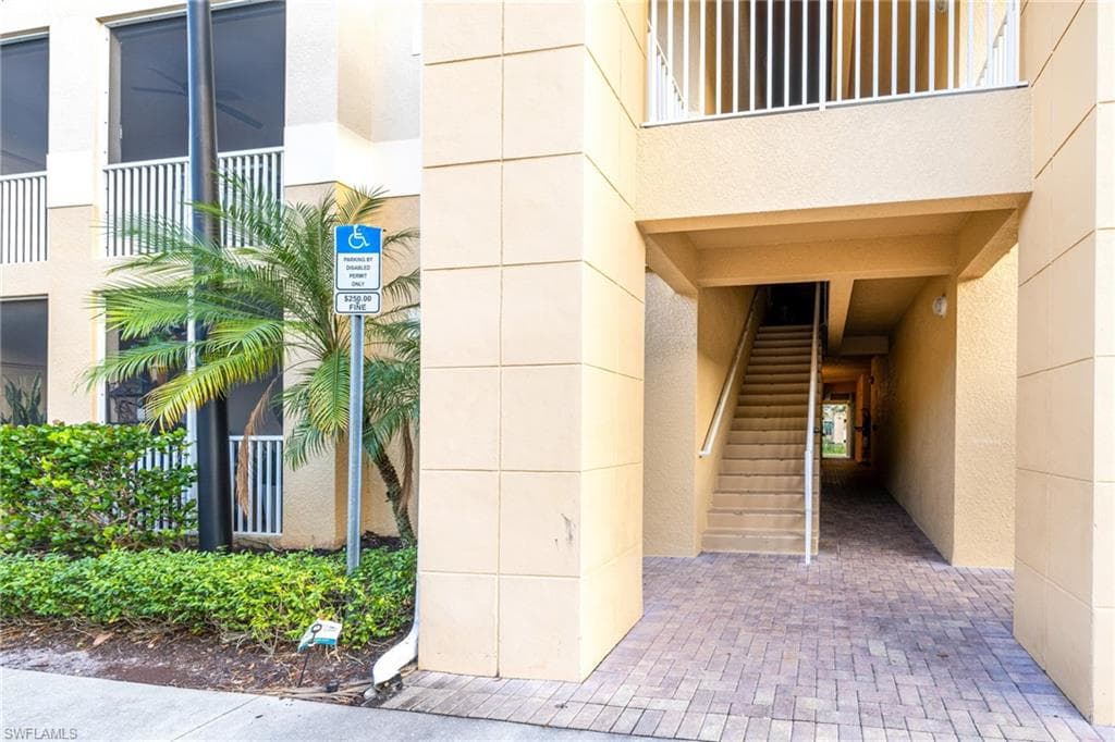 9055 Colby DR 2213-2