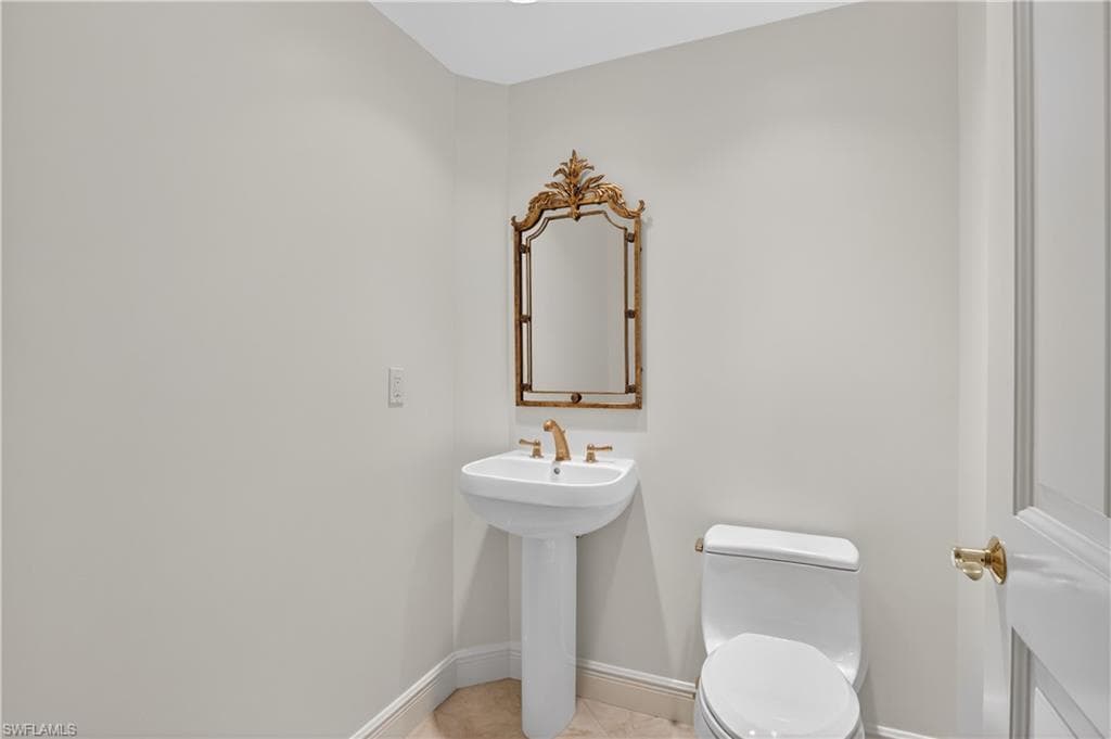 1060 Borghese LN 1005-42