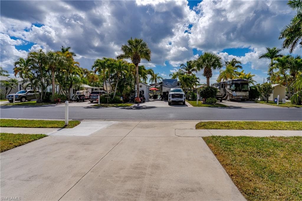 1076 Diamond Lake CIR-13