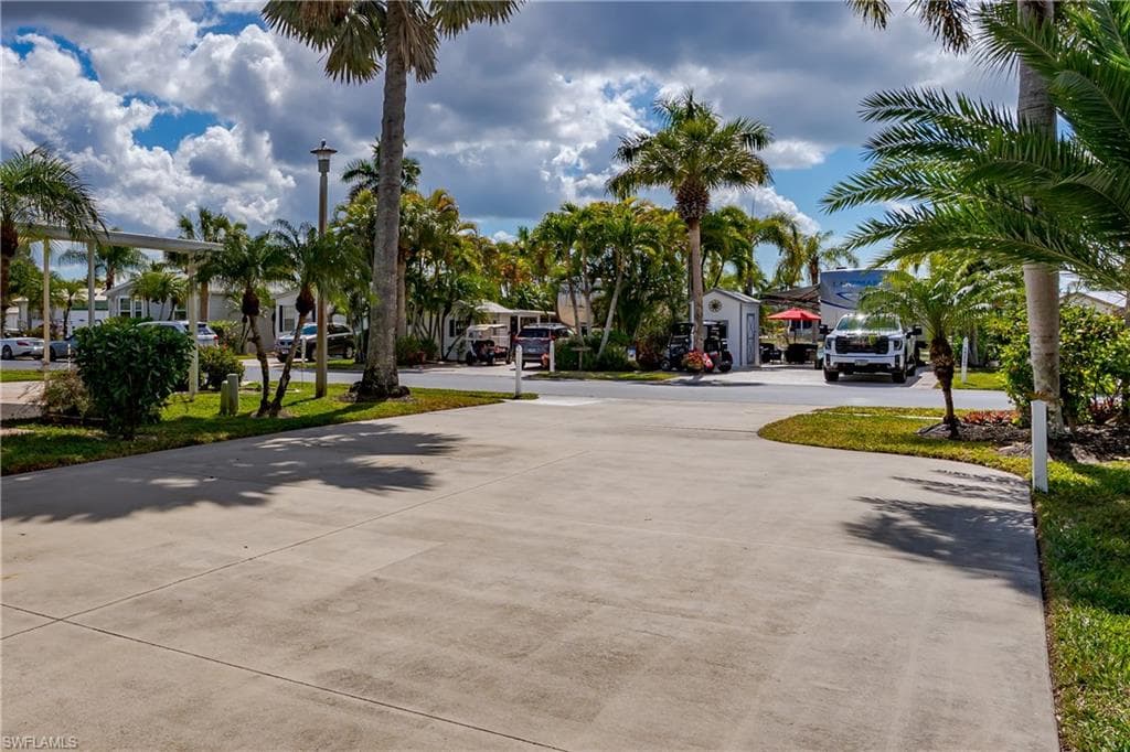 1076 Diamond Lake CIR-22