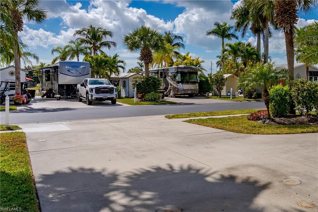 1076 Diamond Lake CIR-28