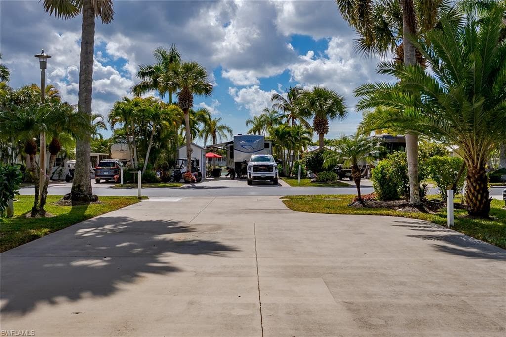 1076 Diamond Lake CIR-20