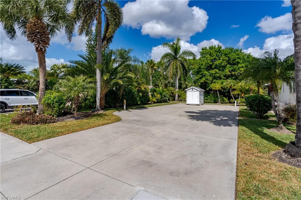 1076 Diamond Lake CIR-30