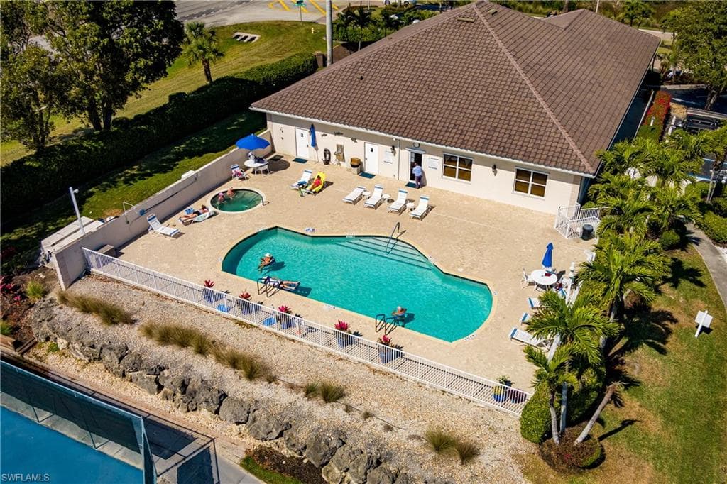 1076 Diamond Lake CIR-48