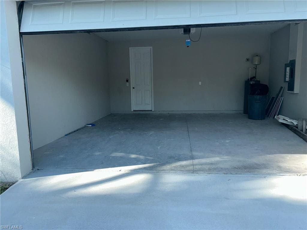 3027 2nd ST-18