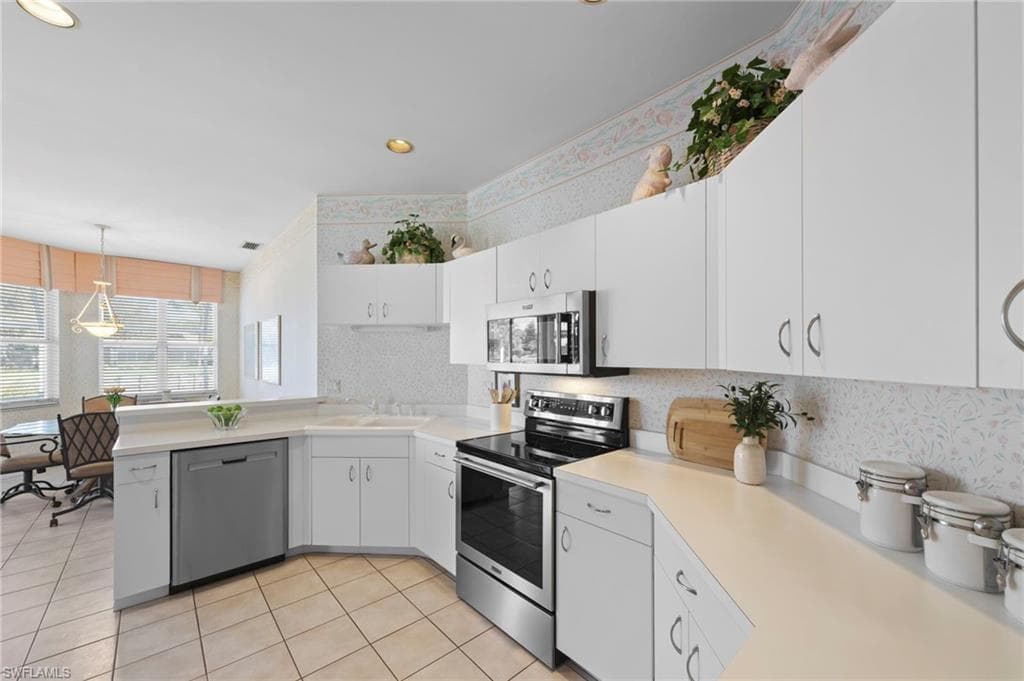 8509 Fairway Bend DR-16