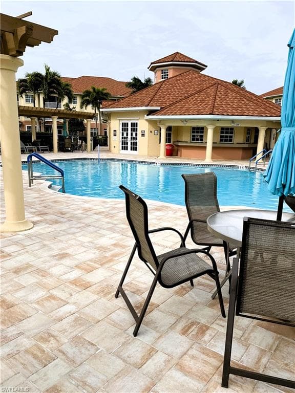 1137 Van Loon Commons CIR 202-28