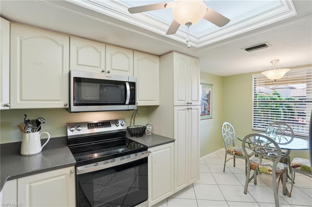 12601 Kelly Sands WAY 421-15