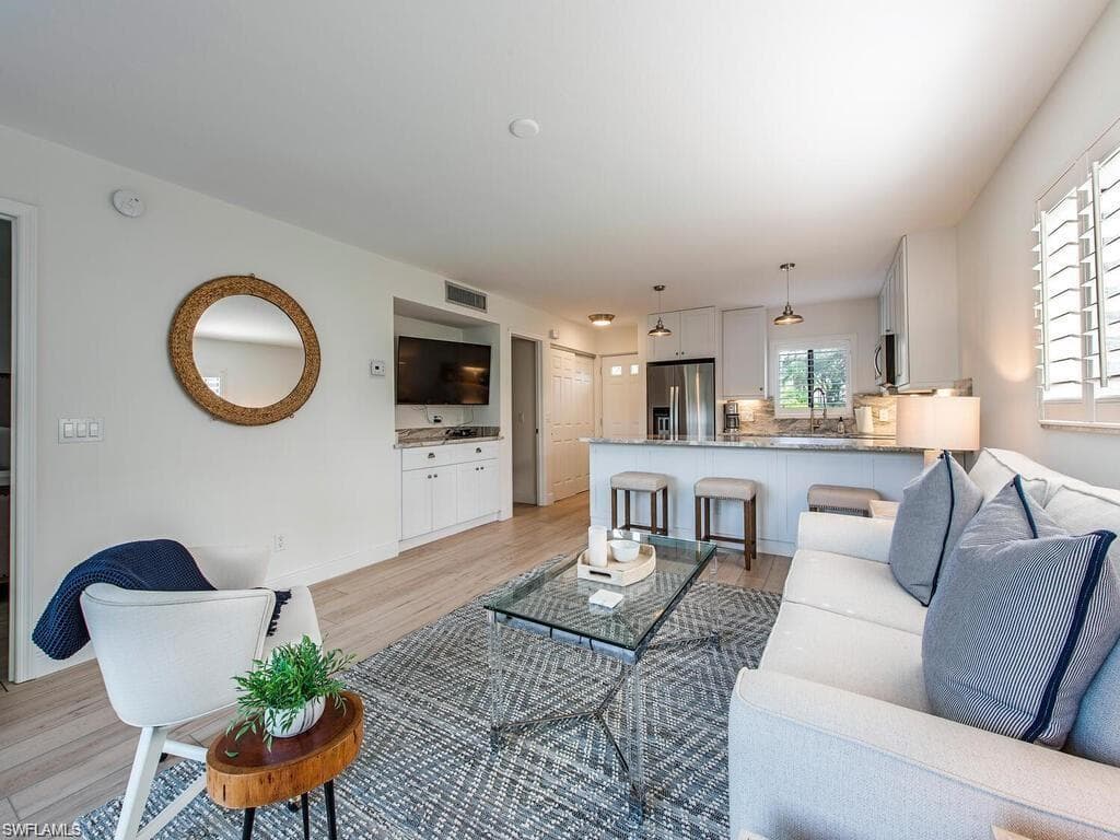 746 Eagle Creek DR 101-1