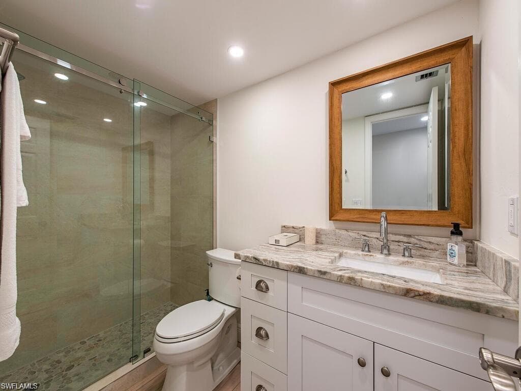 746 Eagle Creek DR 101-8