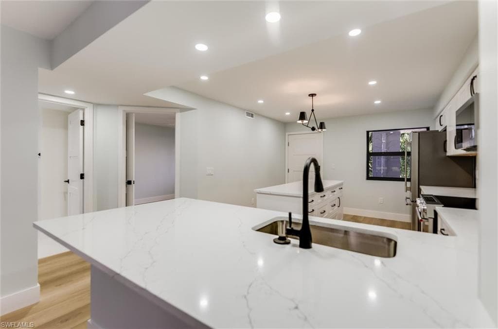 2445 W Gulf DR 6D-7