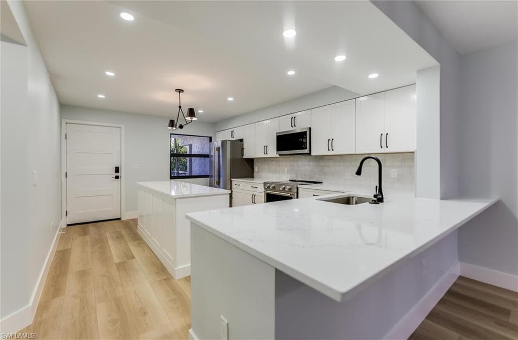2445 W Gulf DR 6D-5