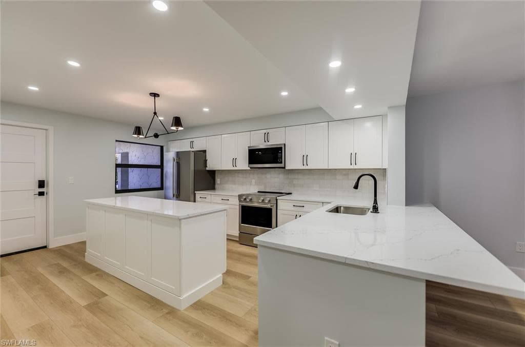 2445 W Gulf DR 6D-9