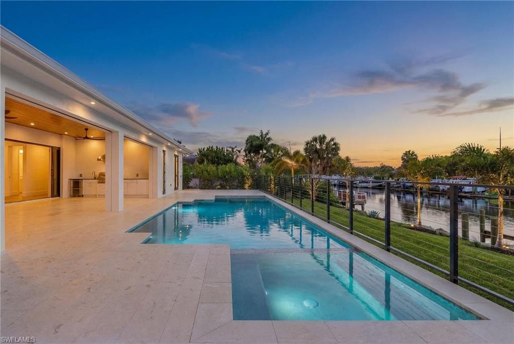 2393 Longboat DR-41
