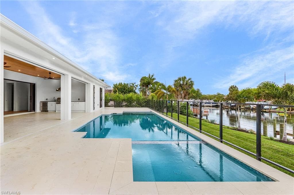 2393 Longboat DR-40