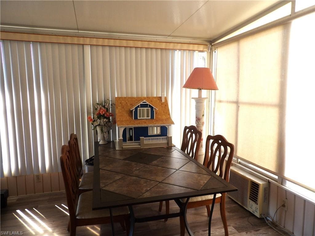 563 Timber LN S-10