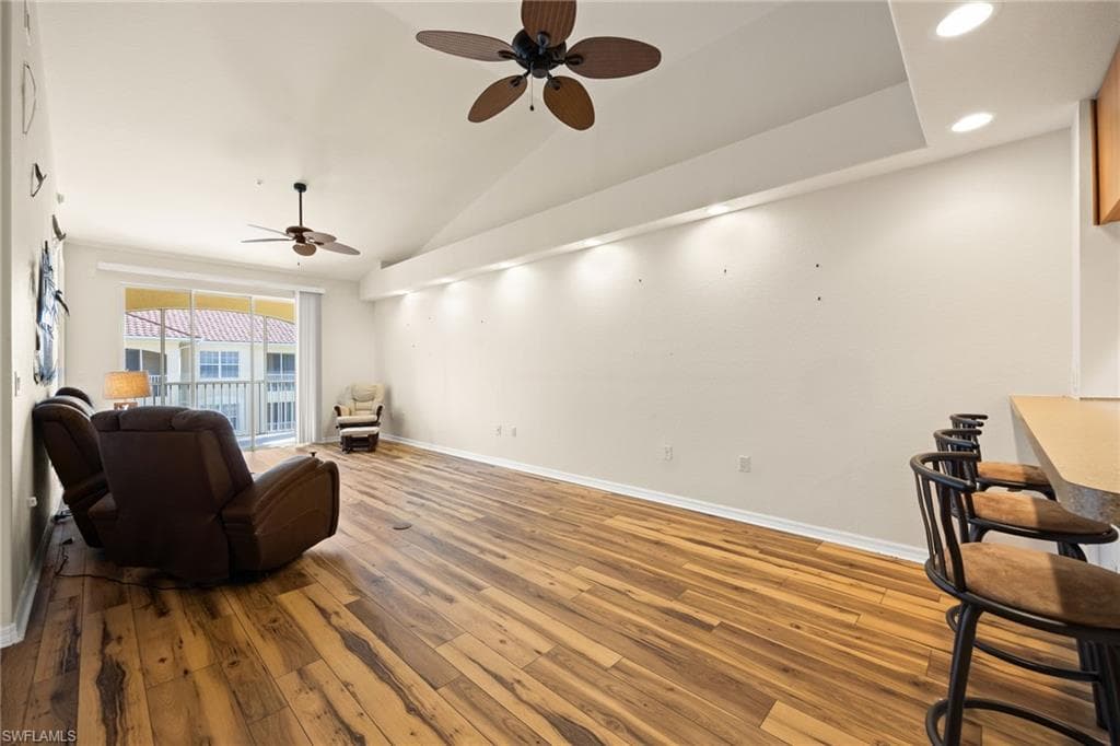 1105 Van Loon Commons CIR 304-14