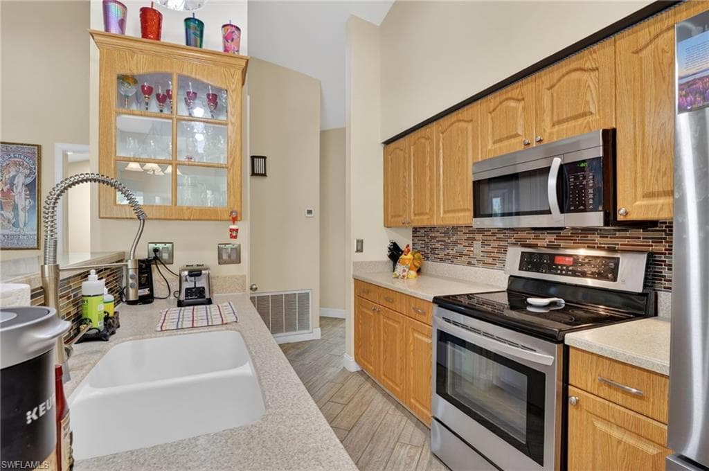 22656 Fountain Lakes BLVD-18