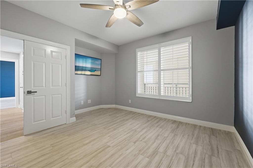 425 Cove Tower Dr 703-29
