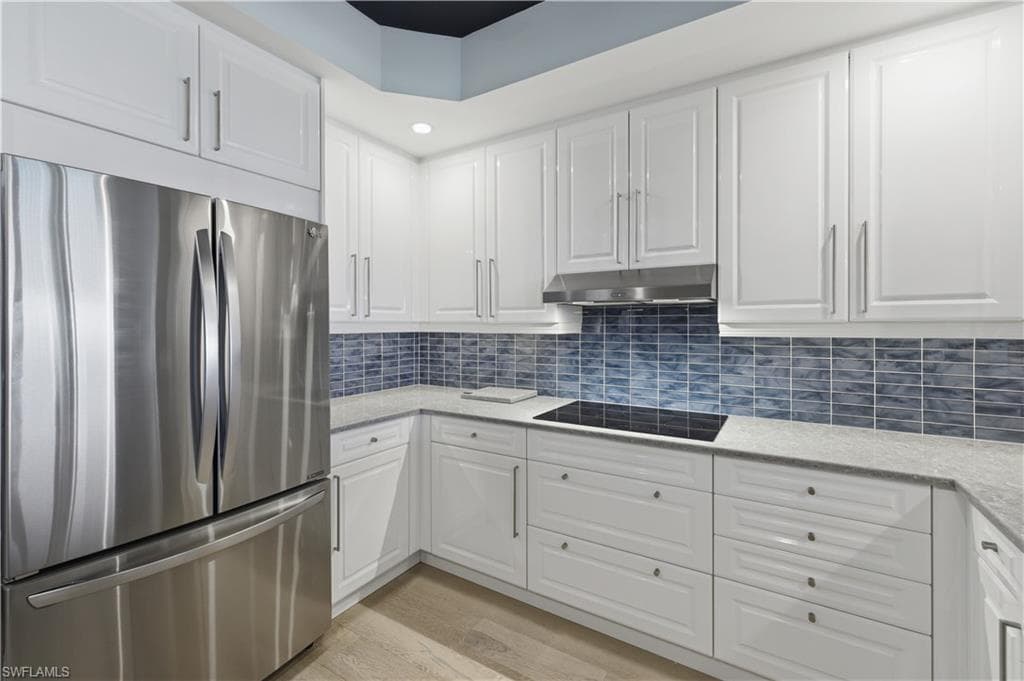425 Cove Tower Dr 703-8