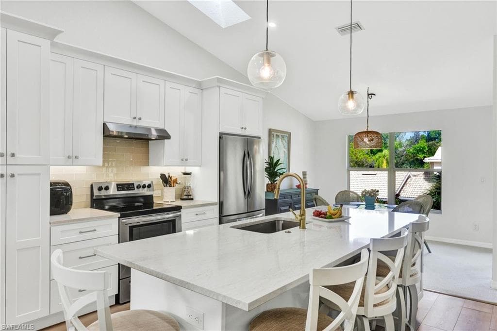 314 Emerald Bay CIR I5-17