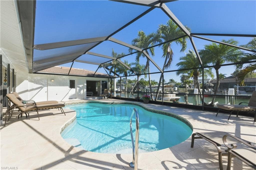 216 5th ST W-42