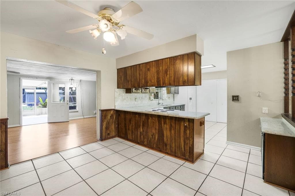 5290 Cypress LN-14