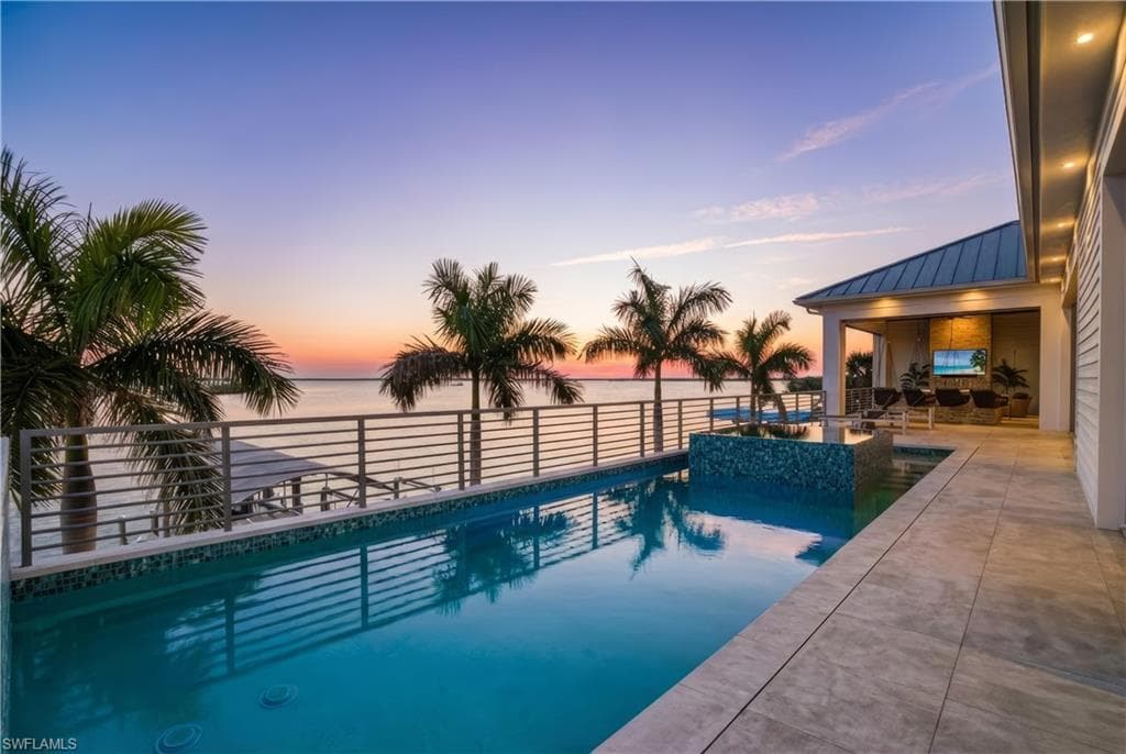 55 Fairview BLVD-2