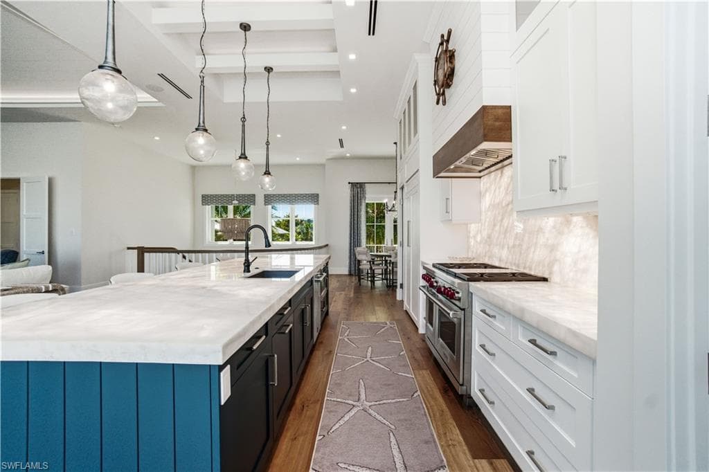 55 Fairview BLVD-13