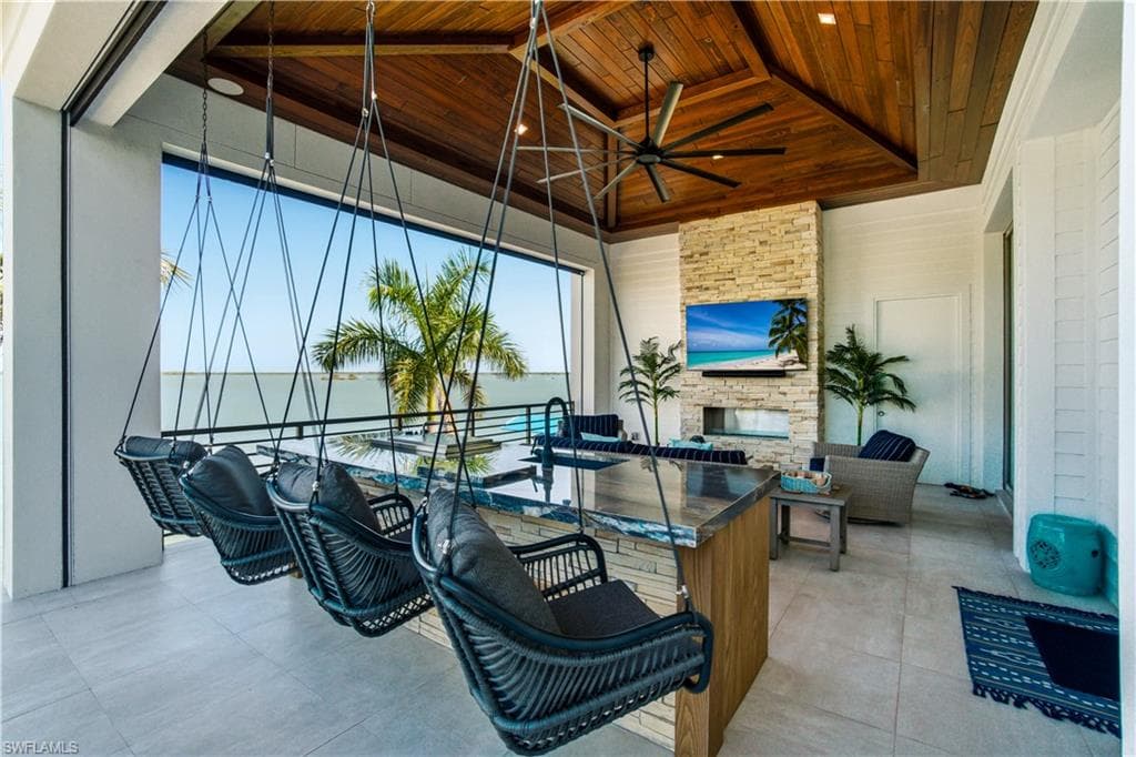 55 Fairview BLVD-5