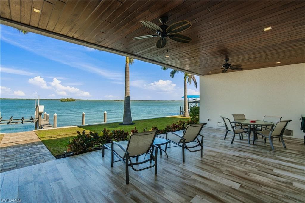 55 Fairview BLVD-35