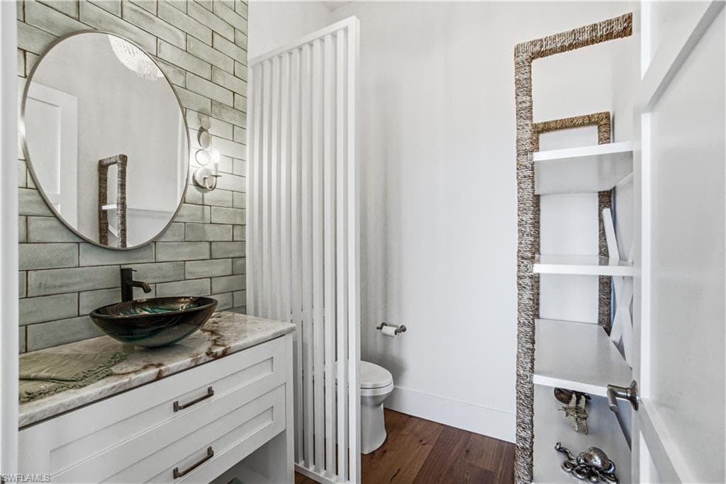 55 Fairview BLVD-31