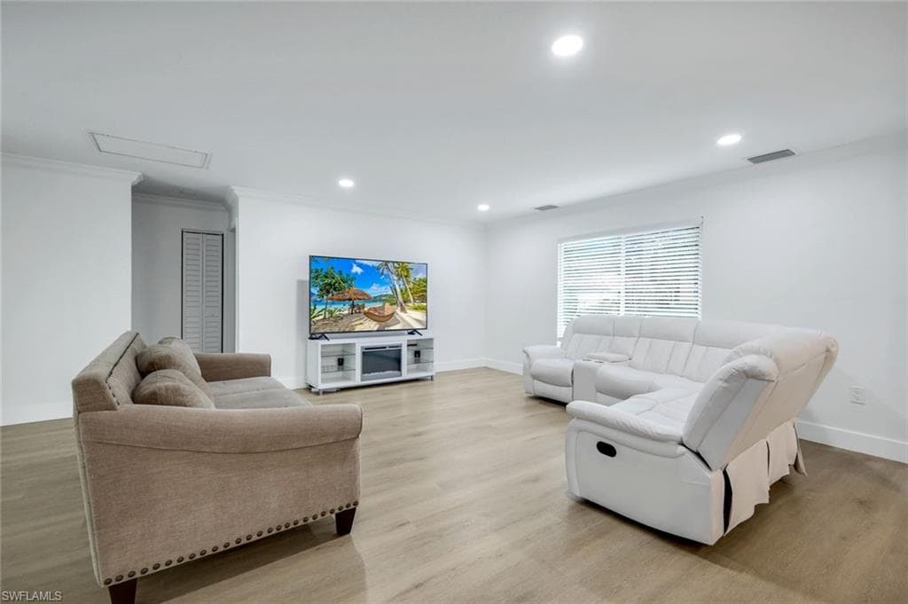 27153 Edenbridge CT-9