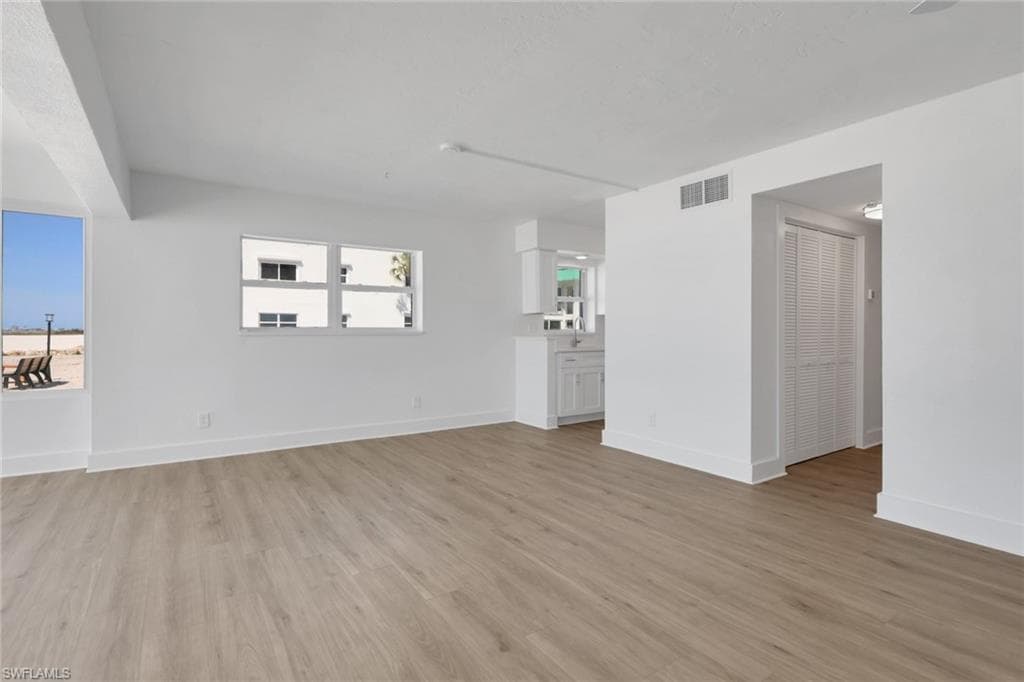 6500 Estero BLVD D123-10