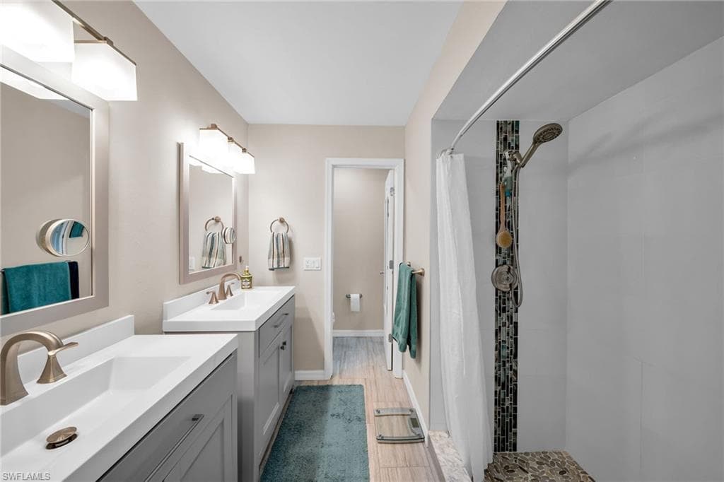 15069 Cloverdale DR-12
